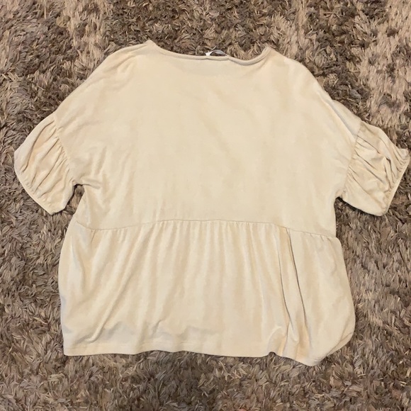 Off-white, boutique bought cute shirt. - Picture 3 of 3